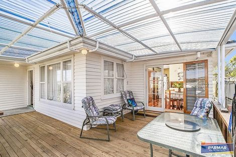 Photo of property in 11 Robert Burke Place, Henderson, Auckland, 0612