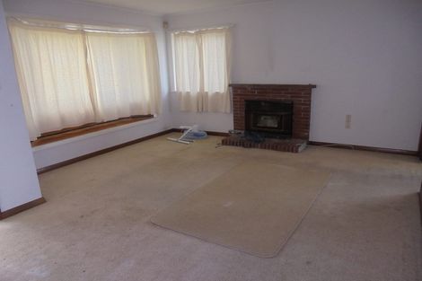 Photo of property in 35 Raleigh Road, Northcote, Auckland, 0627