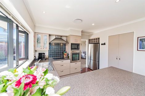 Photo of property in 18 Coolspring Way, Redwood, Christchurch, 8051