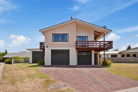Photo of property in 7 Gibbs Place, Kinloch, Taupo, 3377