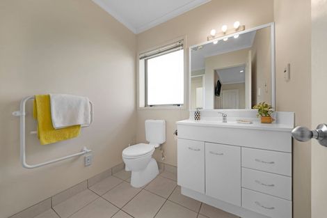 Photo of property in 6 Luna Place, Henderson, Auckland, 0612