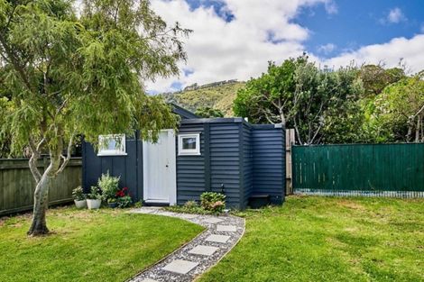 Photo of property in 147 Marine Parade, Eastbourne, Lower Hutt, 5013
