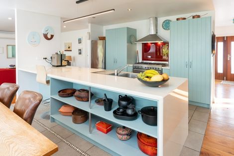 Photo of property in 23 Rangihiroa Street, Waikanae Beach, Waikanae, 5036