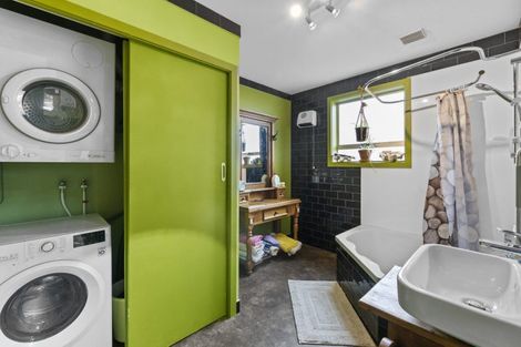 Photo of property in 16a Royal Crescent, Saint Kilda, Dunedin, 9012