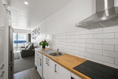 Photo of property in 76b Eliot Street, New Plymouth, 4310