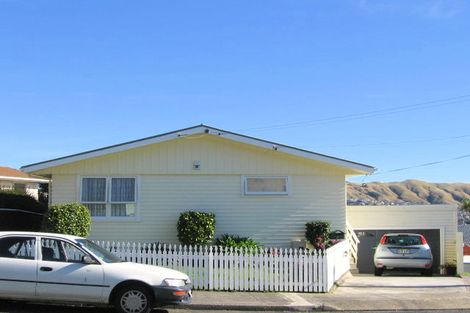 Photo of property in 5 Beverley Grove, Paparangi, Wellington, 6037