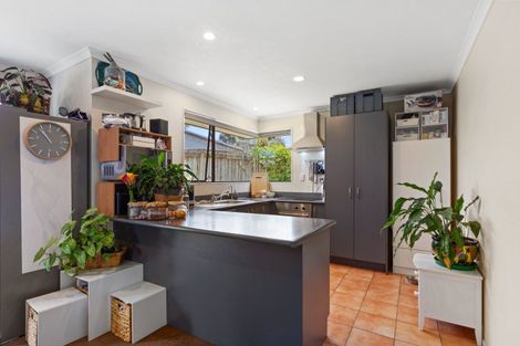 Photo of property in 43 Katerini Grove, Papamoa Beach, Papamoa, 3118