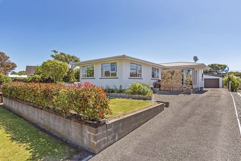 Photo of property in 18 Teoti Street, Paraparaumu Beach, Paraparaumu, 5032