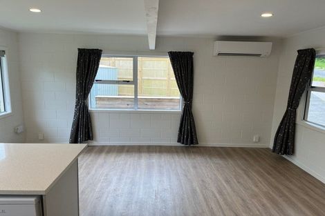 Photo of property in 1/2 Flavia Close, Torbay, Auckland, 0630