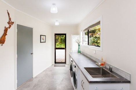 Photo of property in 279 Tararua Road, Levin, 5571