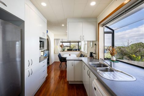 Photo of property in 7 Mowbray Place, Sunnynook, Auckland, 0620