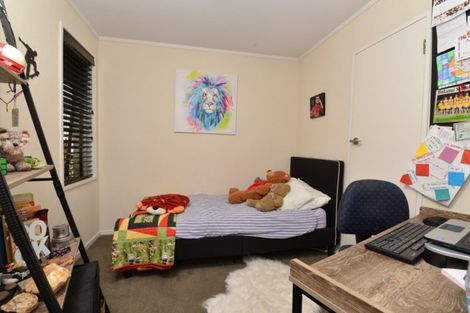 Photo of property in 12 Mclaren Place, Chedworth, Hamilton, 3210