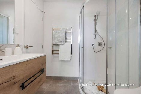 Photo of property in 8/26 Buscomb Avenue, Henderson, Auckland, 0610