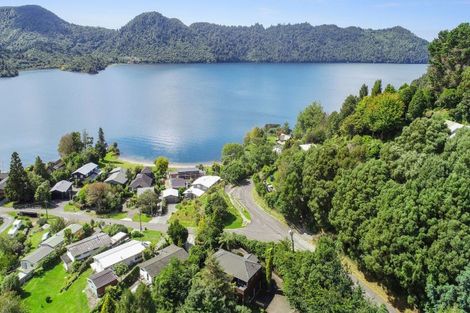Photo of property in 4 Steep Street, Lake Okareka, Rotorua, 3076