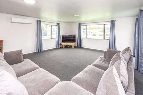 Photo of property in 24 Selwyn Crescent, College Estate, Whanganui, 4500