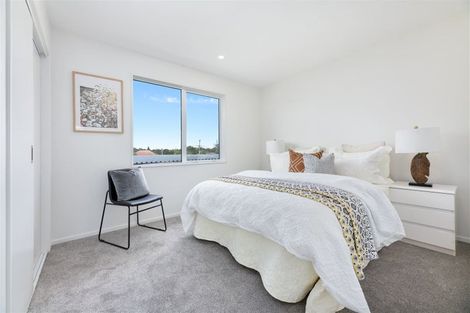 Photo of property in 3d Kingdale Road, Henderson, Auckland, 0610