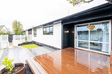 Photo of property in 8a Queenspark Drive, Parklands, Christchurch, 8083