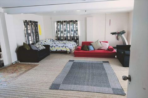 Photo of property in 9 Spence Road, Henderson, Auckland, 0612