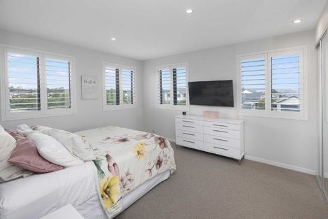 Photo of property in 59 Waterstock Way, Parklands, Christchurch, 8083