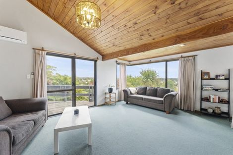 Photo of property in 37 Dingadee Street, Welcome Bay, Tauranga, 3112