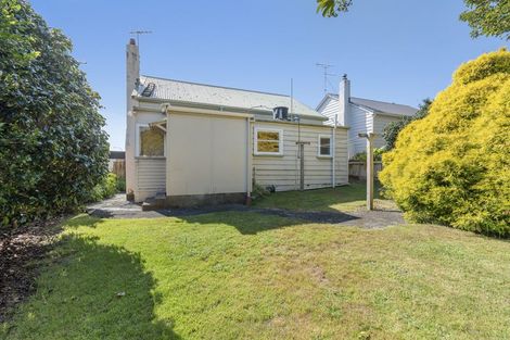 Photo of property in 58 Morley Street, New Plymouth, 4310