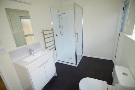 Photo of property in 2 Ravenstone Place, Chatswood, Auckland, 0626