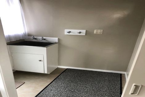 Photo of property in 1/10 Holt Avenue, Torbay, Auckland, 0630