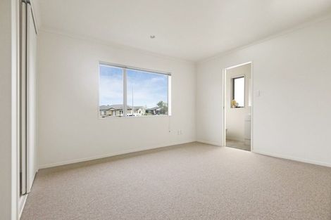 Photo of property in 17 Liddesdale Place, Papakura, 2110