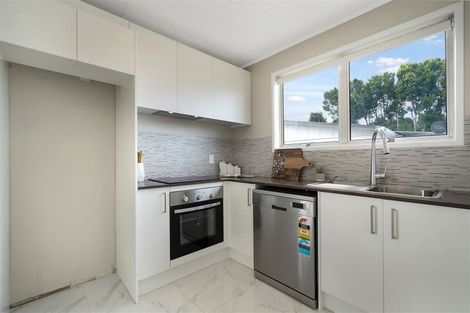 Photo of property in 24 Killington Crescent, Mangere, Auckland, 2022