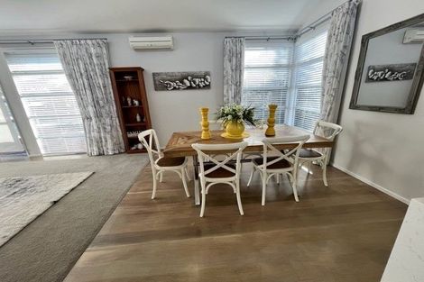 Photo of property in 13 Tranquility Rise, Mellons Bay, Auckland, 2014