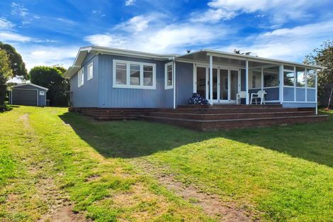 Photo of property in 11 Fabrin Street, Foxton Beach, Foxton, 4815