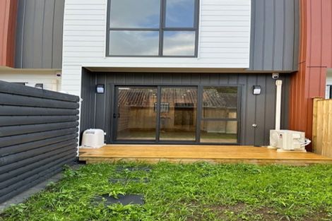 Photo of property in 6/58 Te Atatu Road, Te Atatu South, Auckland, 0610