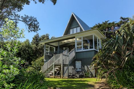 Photo of property in 30 Beach Road, Urenui, 4377