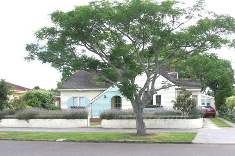 Photo of property in 26 Maranui Avenue, Point Chevalier, Auckland, 1022