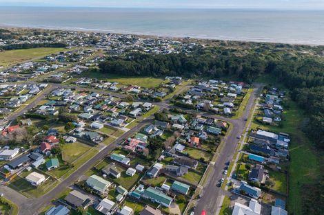 Photo of property in 9 Hennessy Street West, Foxton Beach, Foxton, 4815
