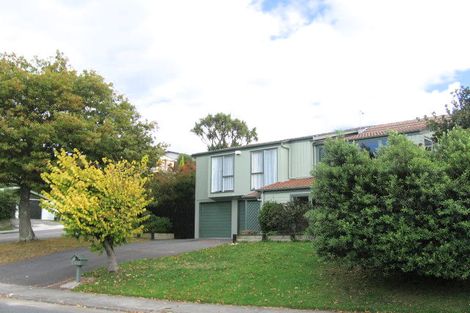 Photo of property in 2 Tapestry Grove, Silverstream, Upper Hutt, 5019