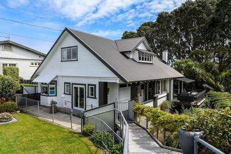 Photo of property in 8 Dorset Avenue, Westown, New Plymouth, 4310