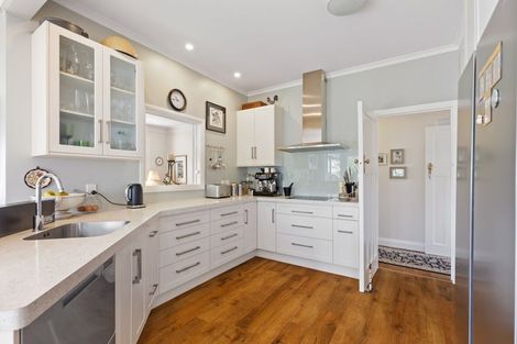 Photo of property in 11 Manapouri Crescent, Hokowhitu, Palmerston North, 4410