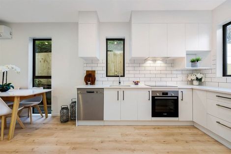 Photo of property in 3/22 Takapu Street, Henderson, Auckland, 0612