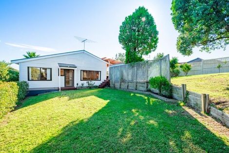 Photo of property in 36 Pigeon Mountain Road, Half Moon Bay, Auckland, 2012