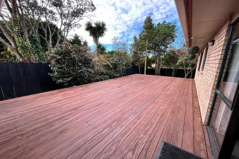 Photo of property in 72 Konini Road, Titirangi, Auckland, 0604