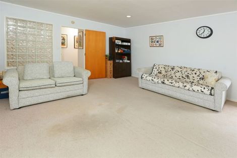 Photo of property in 1/180 Te Atatu Road, Te Atatu South, Auckland, 0610