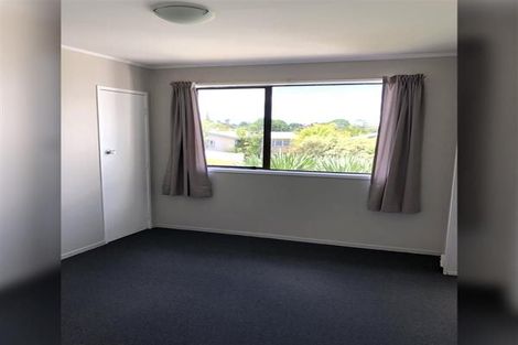 Photo of property in 19 Oreil Avenue, West Harbour, Auckland, 0618