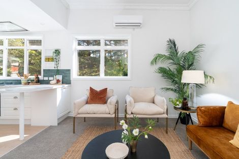 Photo of property in 15 Duppa Street, Berhampore, Wellington, 6023