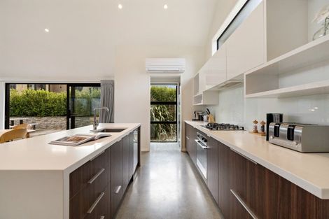 Photo of property in 35 Jacks Point Rise, Jacks Point, Queenstown, 9371