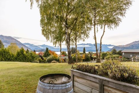 Photo of property in 3 Beech Street, Wanaka, 9305
