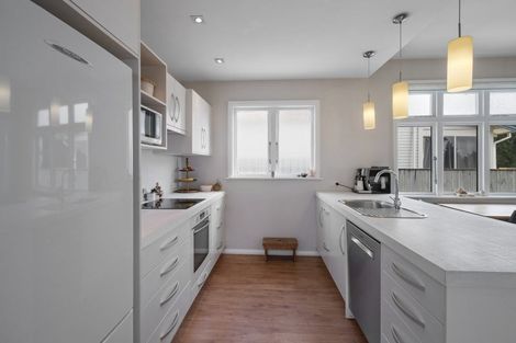 Photo of property in 6 Wood Street, Takaro, Palmerston North, 4410