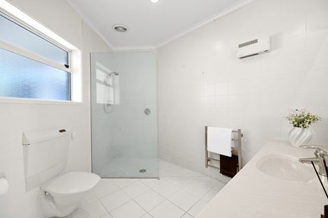 Photo of property in 86 Lake Crescent, Hamilton Lake, Hamilton, 3204