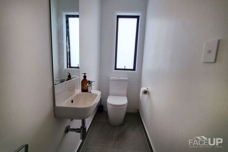 Photo of property in 32/1 Scott Road, Hobsonville, Auckland, 0616