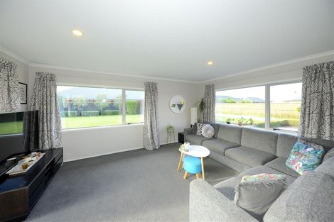 Photo of property in 7 Raymond Place, West Melton, 7618